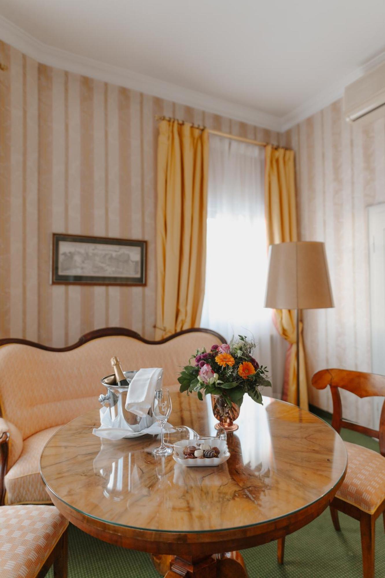 Romantik Hotel Zur Post Fuerstenfeldbruck Extérieur photo
